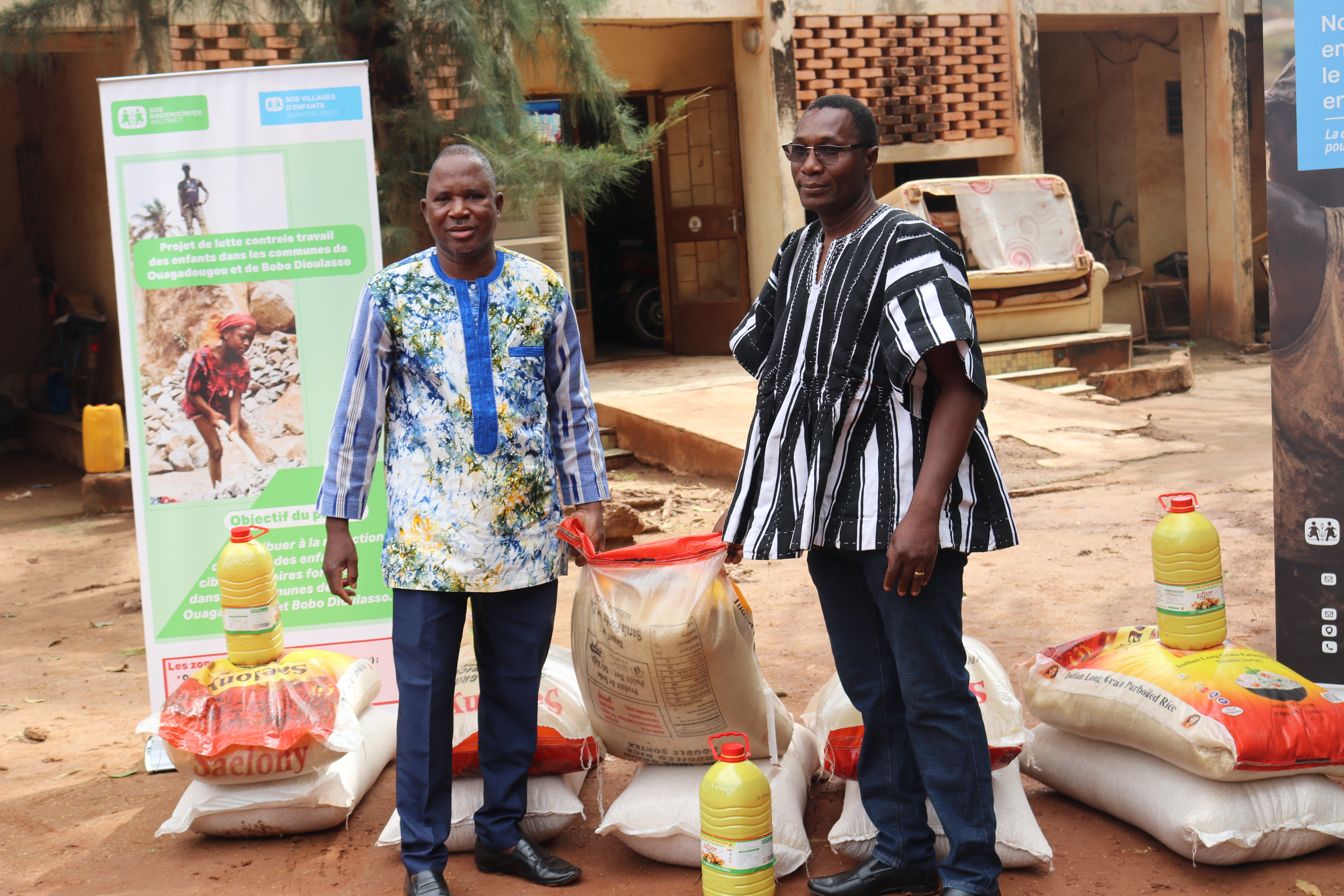SOS Villages d'Enfants Burkina Faso apporte une assistance alimentaire à 250 ménages pour prévenir les pires formes de travail des enfants