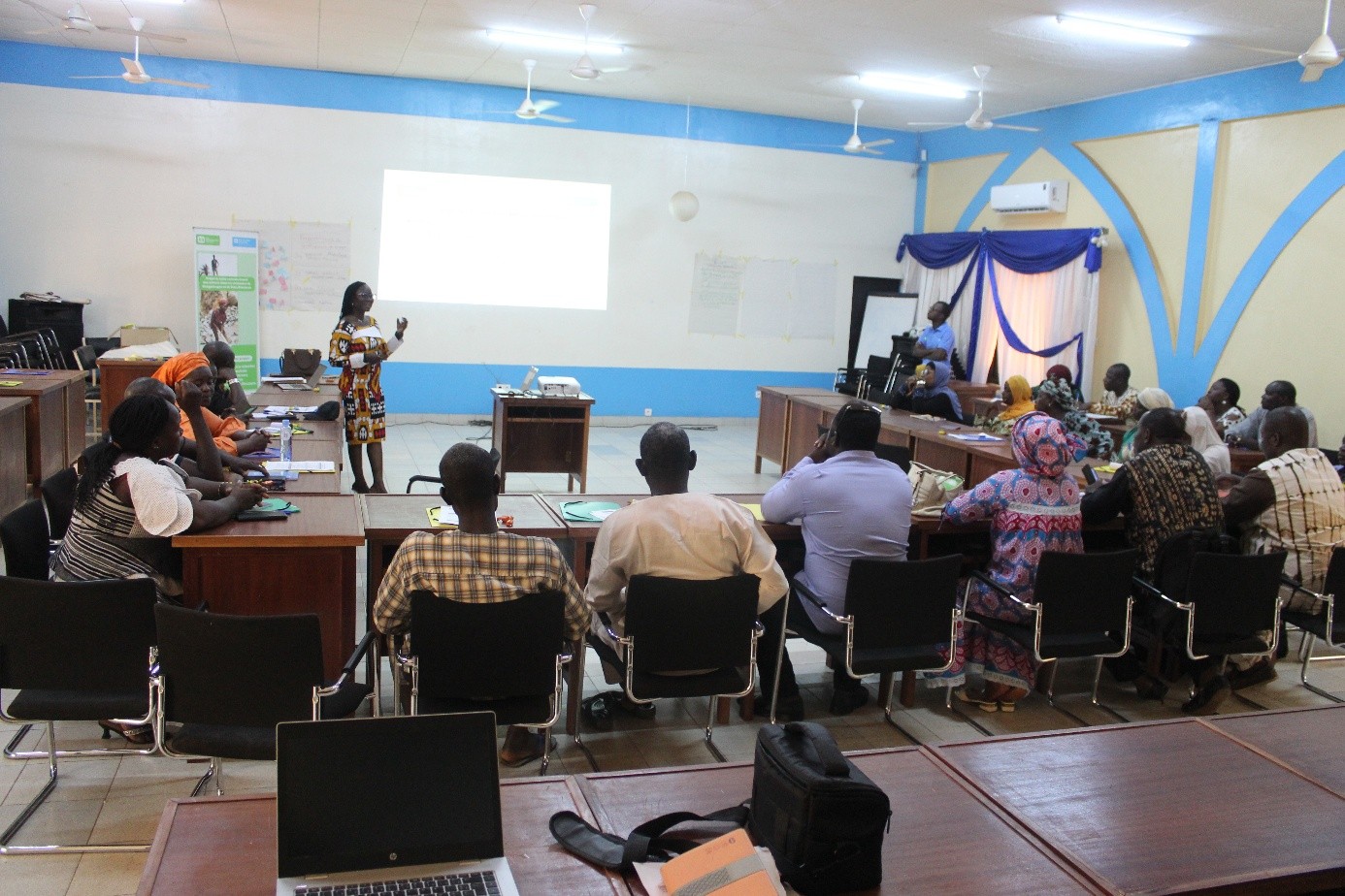 Santé mentale et premiers secours psychologiques : les membres des conseils d’écoles renforcent leurs capacités à Bobo Dioulasso