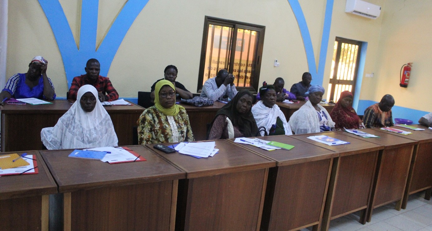 Santé mentale et premiers secours psychologiques : les membres des conseils d’écoles renforcent leurs capacités à Bobo Dioulasso